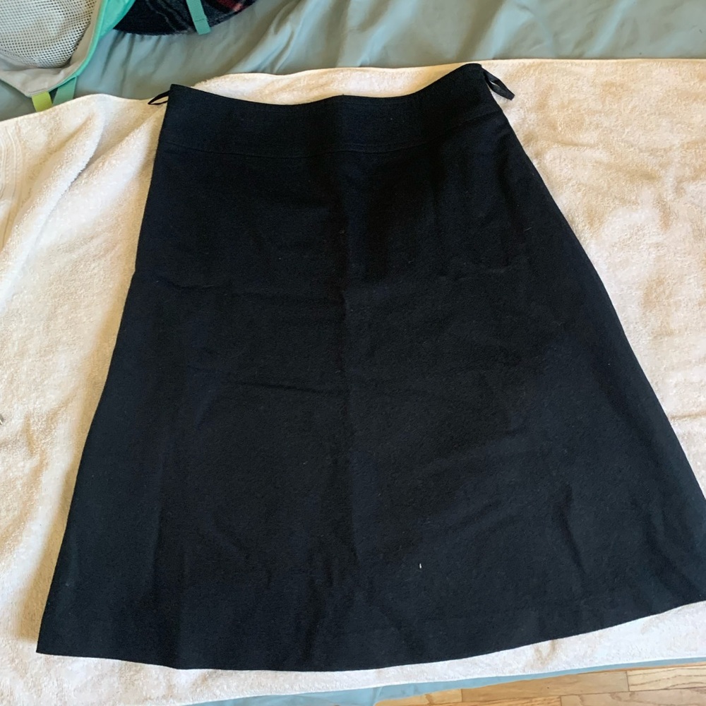 98% Wool Banana Republic Classic Black A-Line Skirt